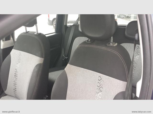 Auto - Fiat panda 1.2 lounge 5 posti