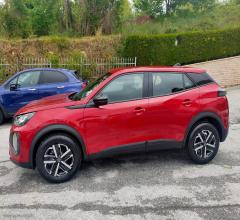 Auto - Peugeot 2008 puretech 100 s&s active