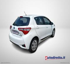 Auto - Toyota yaris 1.5 hybrid 5p. active