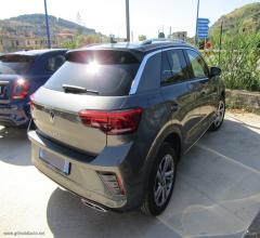 Auto - Volkswagen t-roc 1.0 tsi r-line