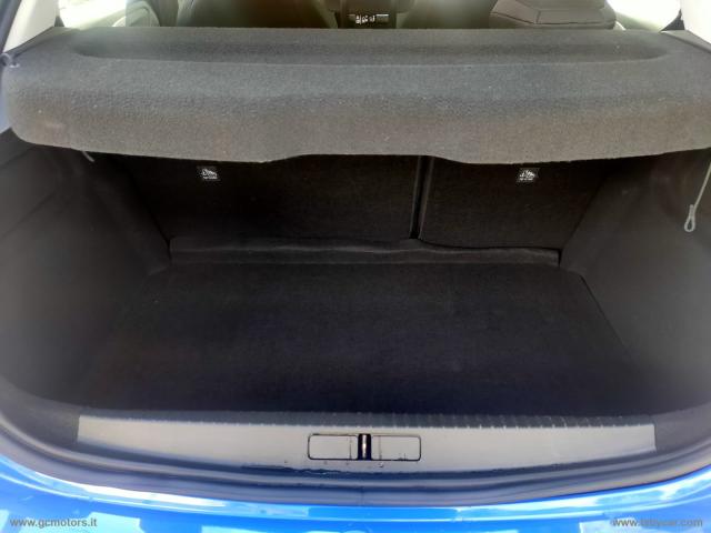 Auto - Opel corsa 1.2 edition