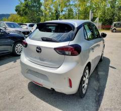 Auto - Opel corsa 1.2 edition