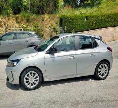 Auto - Opel corsa 1.2 edition