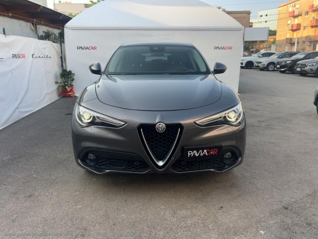 Auto - Alfa romeo stelvio 2.2 t.diesel 180cv at8 rwd exec.