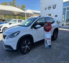 Auto - Peugeot 2008 bluehdi 100 s&s black matt