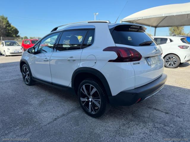 Auto - Peugeot 2008 bluehdi 100 s&s black matt