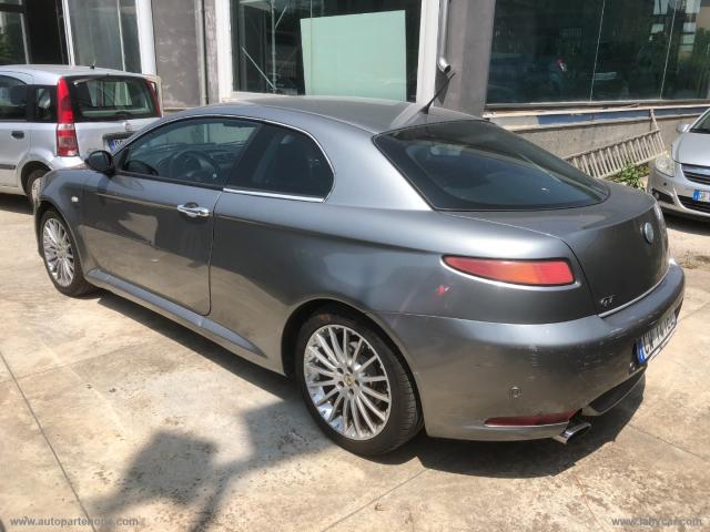 Auto - Alfa romeo gt 1.8 16v ts distinctive