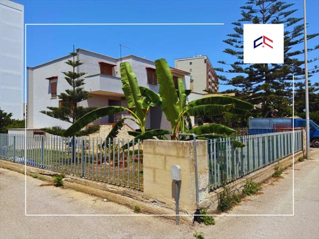 Appartamenti in Vendita - Villa bifamiliare in vendita a taranto talsano