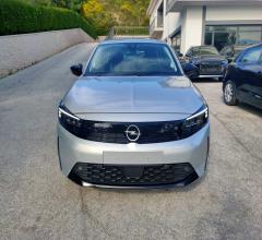 Auto - Opel corsa 1.2 edition