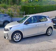 Auto - Opel corsa 1.2 edition