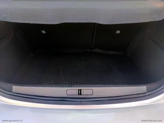 Auto - Opel corsa 1.2 edition