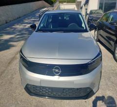 Auto - Opel corsa 1.2 edition