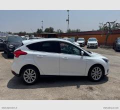 Auto - Ford focus titanium 1.5 tdci 120cv