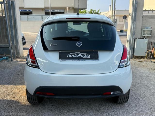 Auto - Lancia ypsilon 1.2 69 cv 5p. gpl ecochic ele.bl