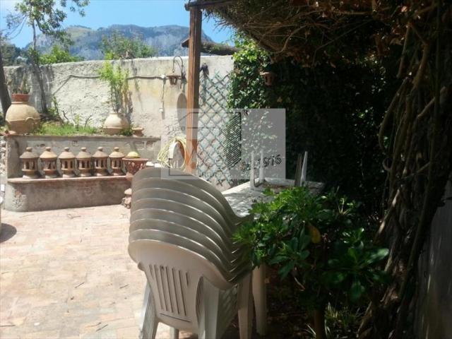 Appartamenti in Vendita - Casa indipendente in vendita a capri centro-piazzetta