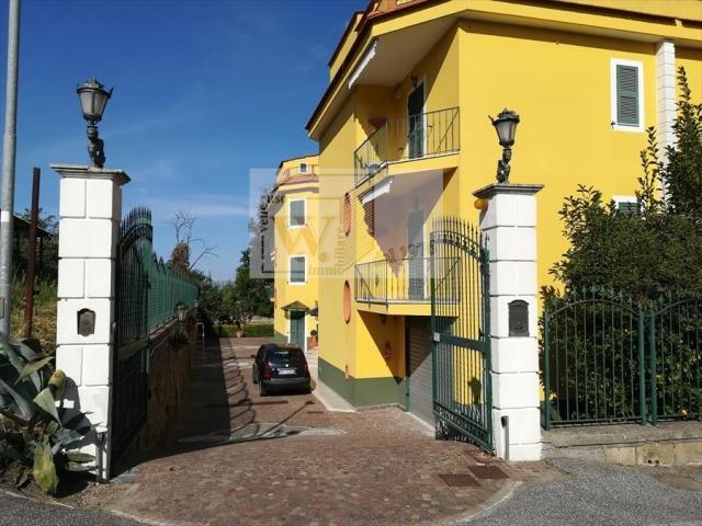 Villa in vendita a pozzuoli monterusciello