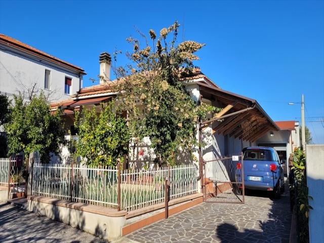 Appartamenti in Vendita - Villa in vendita a chieti sant' anna