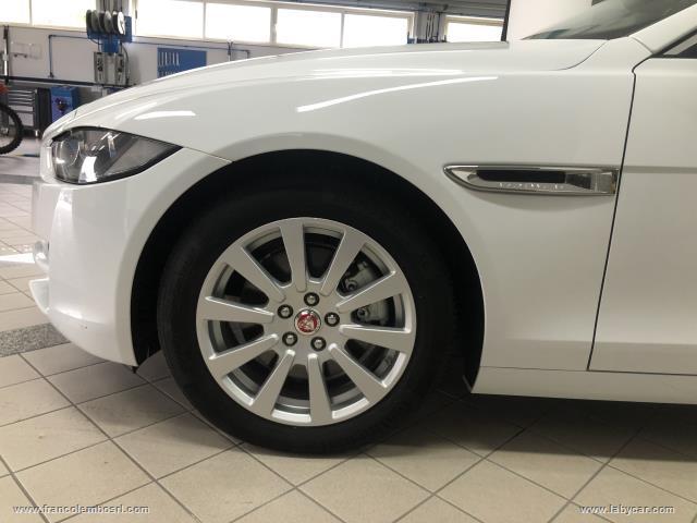 Auto - Jaguar xe 2.0 d turbo 180 cv aut. pure bus. ed.