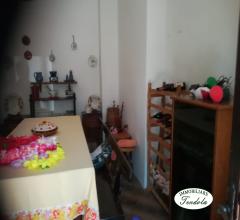 Appartamenti in Vendita - Indipendente per due famiglie con terreno