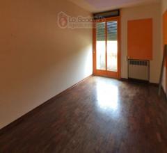 Case - Appartamento 160mq con balcone e cantina al centro del paese