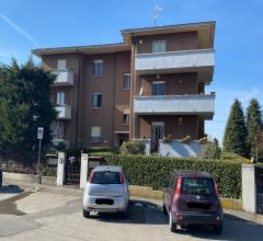 Appartamenti in Vendita - Ampio quadrilocale con doppi servizi