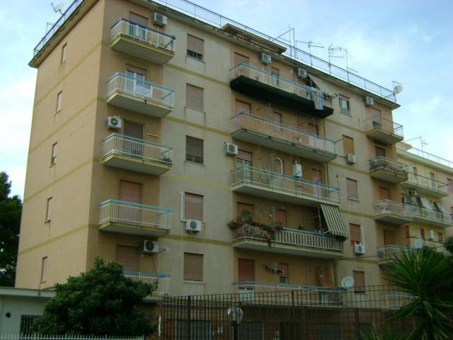 Case - Palermo appartamento zona perpignano alta