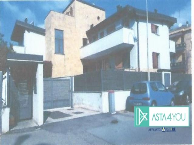 Case - Appartamento - via brescia, 15 - 20812 limbiate (mb)