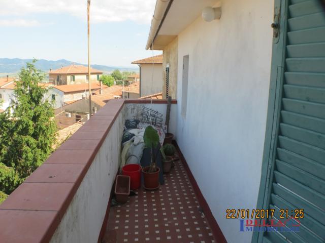 Case - Appartamento con balcone centrale panoramico