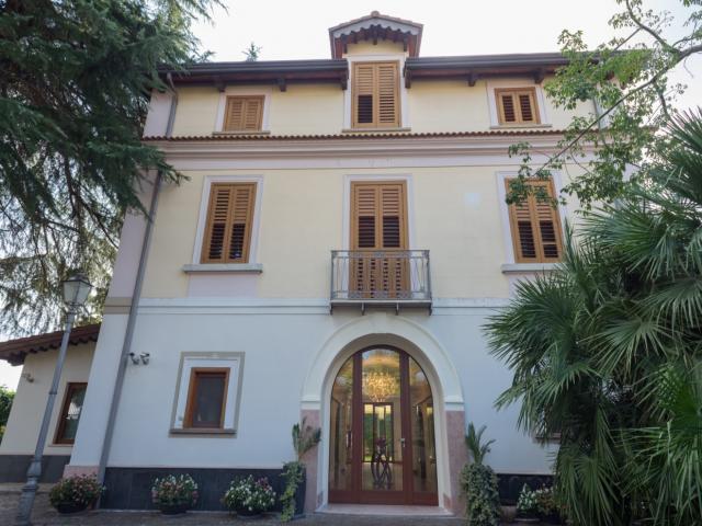 Case - Vendita villa in via maddalena 13,caserta