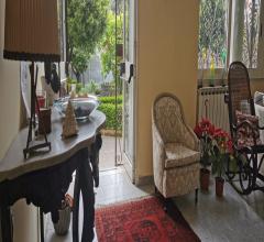 Case - Chiaia - prestigioso appartamento con giardino in villa d'epoca. oltre 10 vani. ideale per attività 