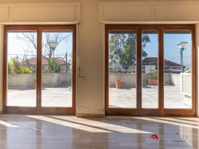 Appartamenti in Vendita - Appartamento in villa
