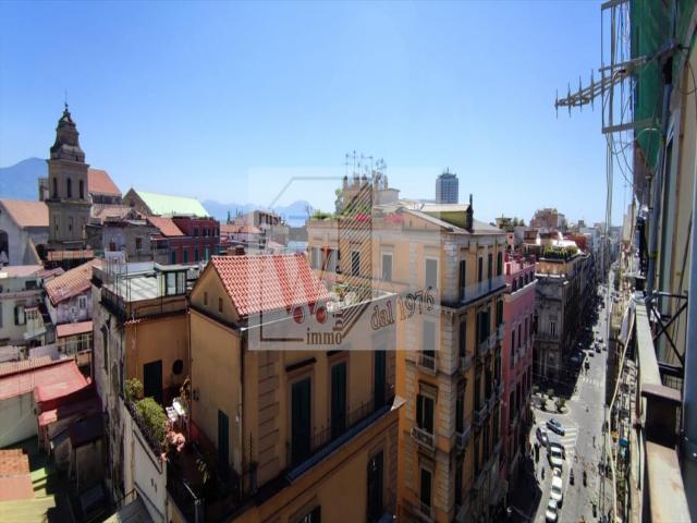 Appartamenti in Vendita - Attico in vendita a napoli centro ( dante - toledo )