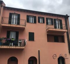 Case - Appartamento trilocale con due balconi in vendita a garlenda