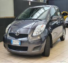 Auto - Toyota yaris 1.3 5p. sol