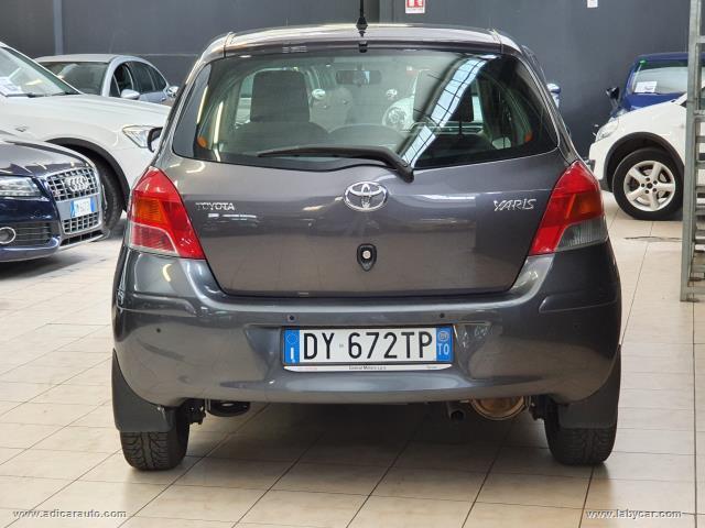 Auto - Toyota yaris 1.3 5p. sol