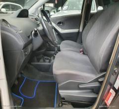 Auto - Toyota yaris 1.3 5p. sol