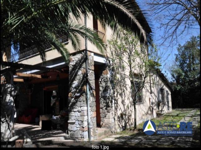 Case - Abitazione in villini - via degli armentieri 23 - 00178