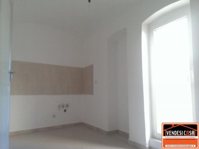 Appartamenti in Vendita - Intera palazzina su due livelli zona piazza de grecis canneto