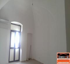 Appartamenti in Vendita - Intera palazzina su due livelli zona piazza de grecis canneto