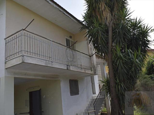 Appartamenti in Vendita - Casa indipendente in vendita a acerra nei pressi di medicina futura