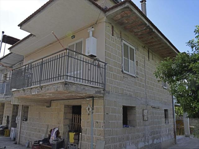 Appartamenti in Vendita - Casa indipendente in vendita a acerra nei pressi di medicina futura
