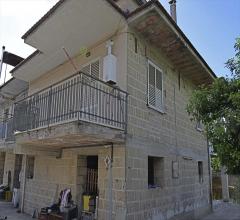 Appartamenti in Vendita - Casa indipendente in vendita a acerra nei pressi di medicina futura