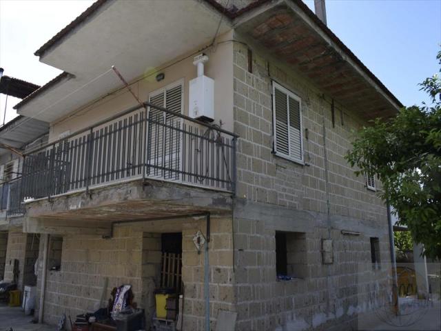 Appartamenti in Vendita - Casa indipendente in vendita a acerra nei pressi di medicina futura