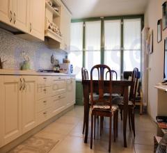 Appartamenti in Vendita - Villa bifamiliare in vendita a cerreto guidi periferia
