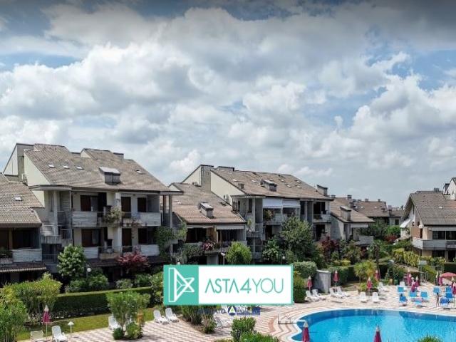 Appartamenti in Vendita - Appartamento all'asta nel complesso residenziale  'green residence sirmione', fraz. rivoltella, dese