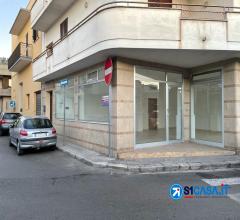 Case - Locale commerciale in viale aldo moro piano terra