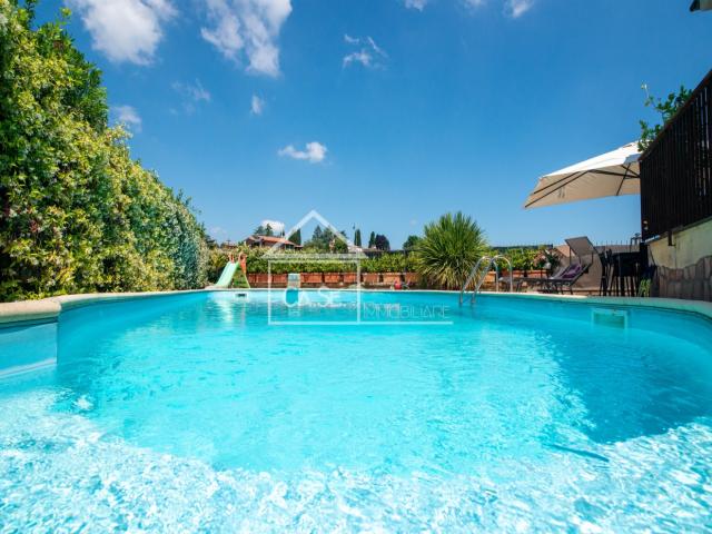 Case - Montelarco, villa con piscina