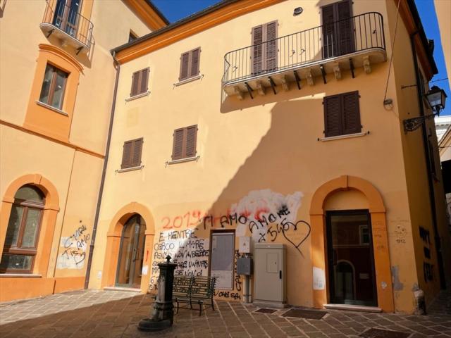 Appartamenti in Vendita - Casa indipendente in vendita a chieti centro storico