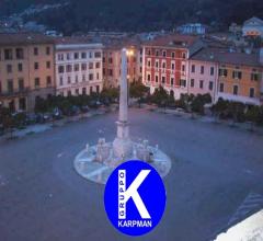 Attico in centro da riattare con terrazza panoramica