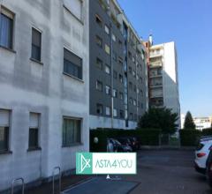 Case - Box all'asta in via carlo perini 19, milano (mi)
